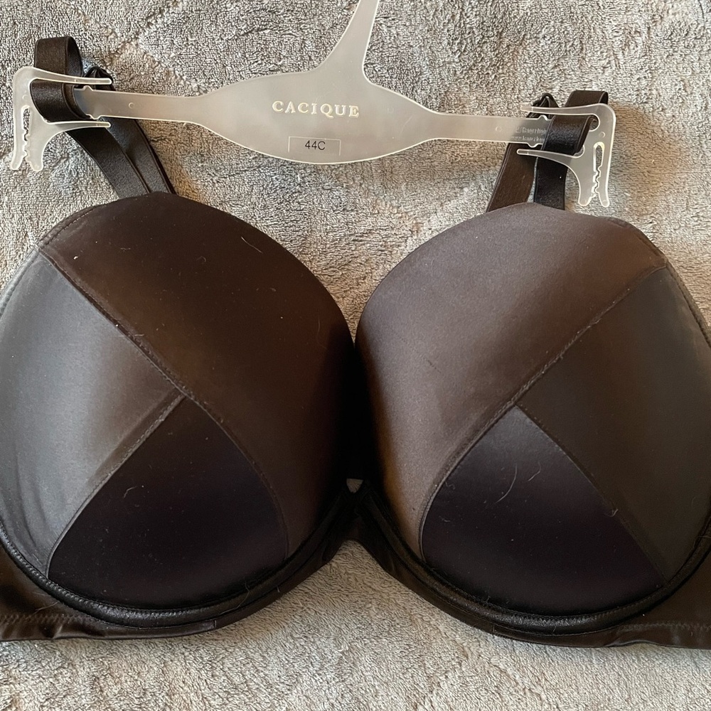 Cacique/Lane Bryant Black Smooth Full Coverage Plunge Bra